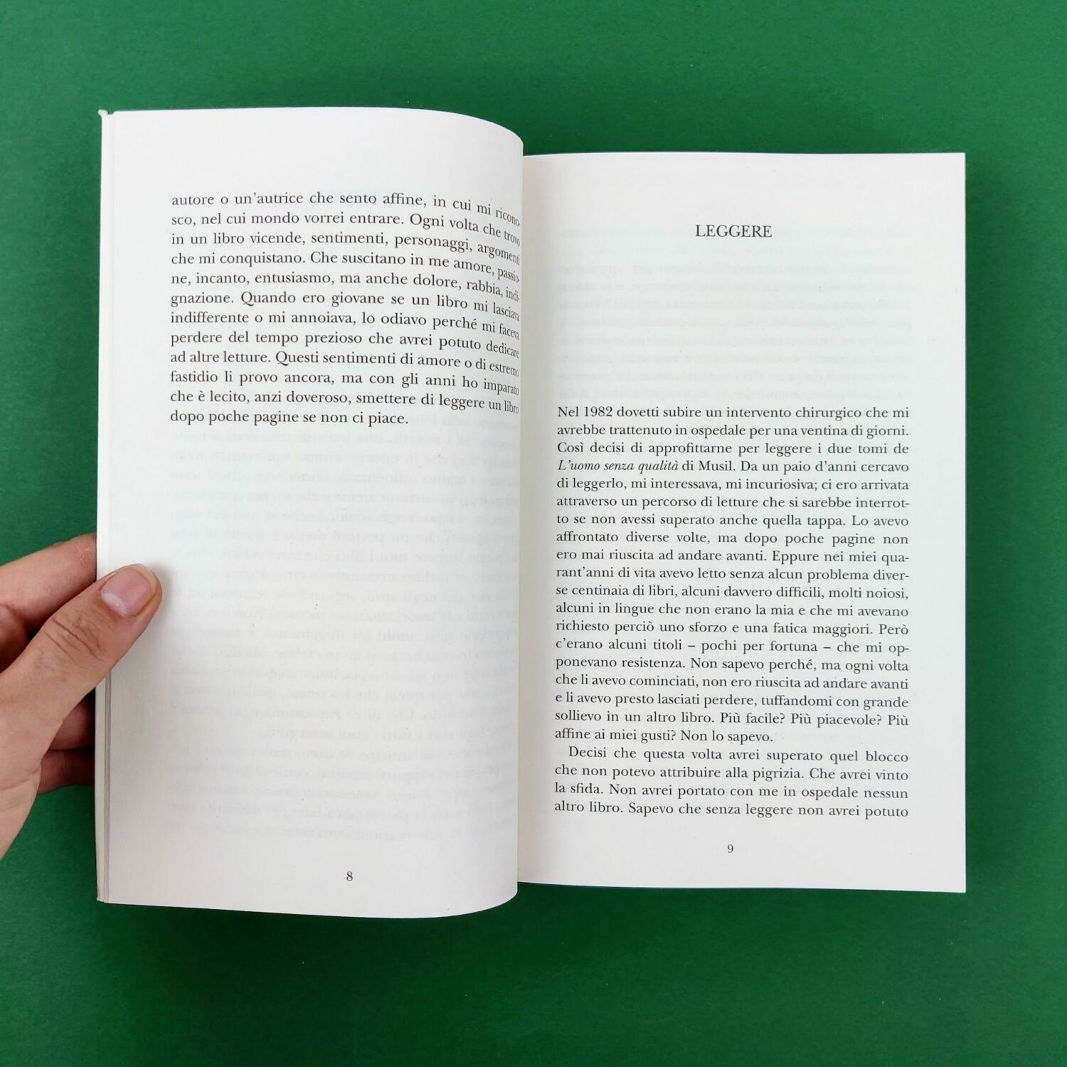 Donna_con_libro3